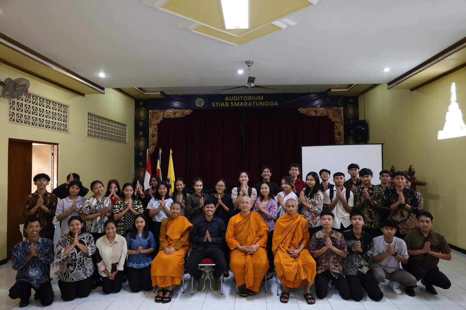 Sivitas Akademika STIAB Smaratungga: Memahami AI dan Penggunaan Bijak di Dunia Akademik